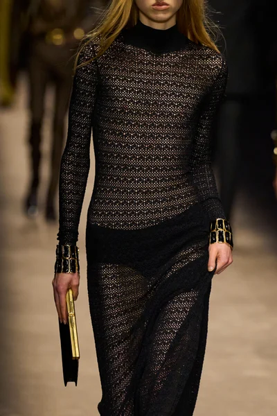 Look 30